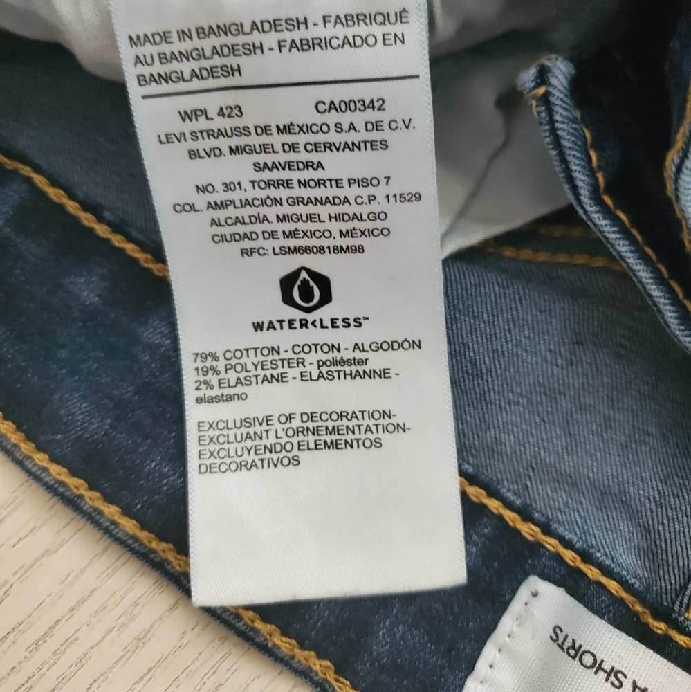 Bermuda Denim Short By Denizen From Levis Size 8 Waist 29 EUC - Picture 4 of 6